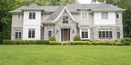 31 Rockhollow Road, Manhasset