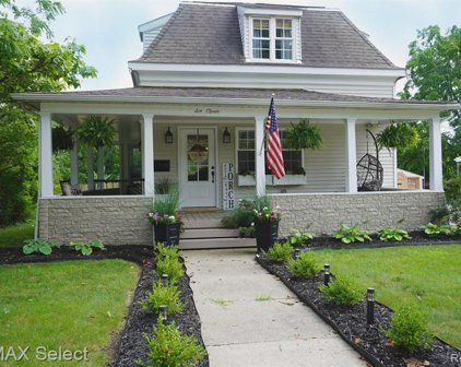 611 W Silver Lake, Fenton