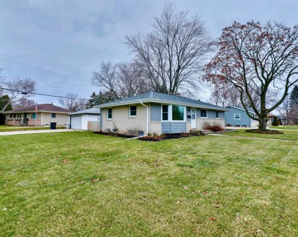 W144N8525 Macarthur Drive, Menomonee Falls