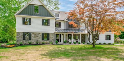 405 Green Hill Ln, Berwyn