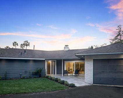3270 E Chevy Chase Dr, Glendale