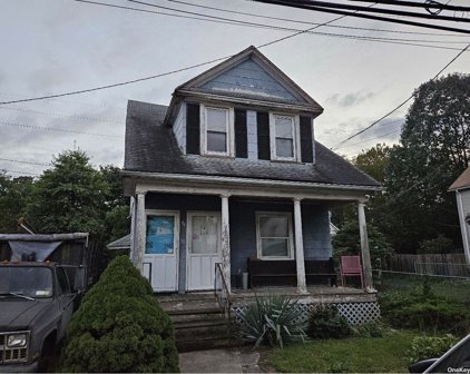 94 Kraemer Street, Hicksville