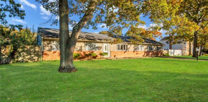 33 Country Greens Drive, Holtsville