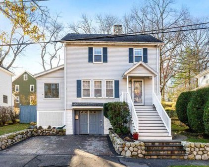 94 Hutchins Rd, Medford