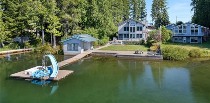 1670 E Benson Lake Drive, Grapeview