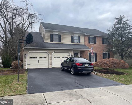 820 Redwood Ave, Reading