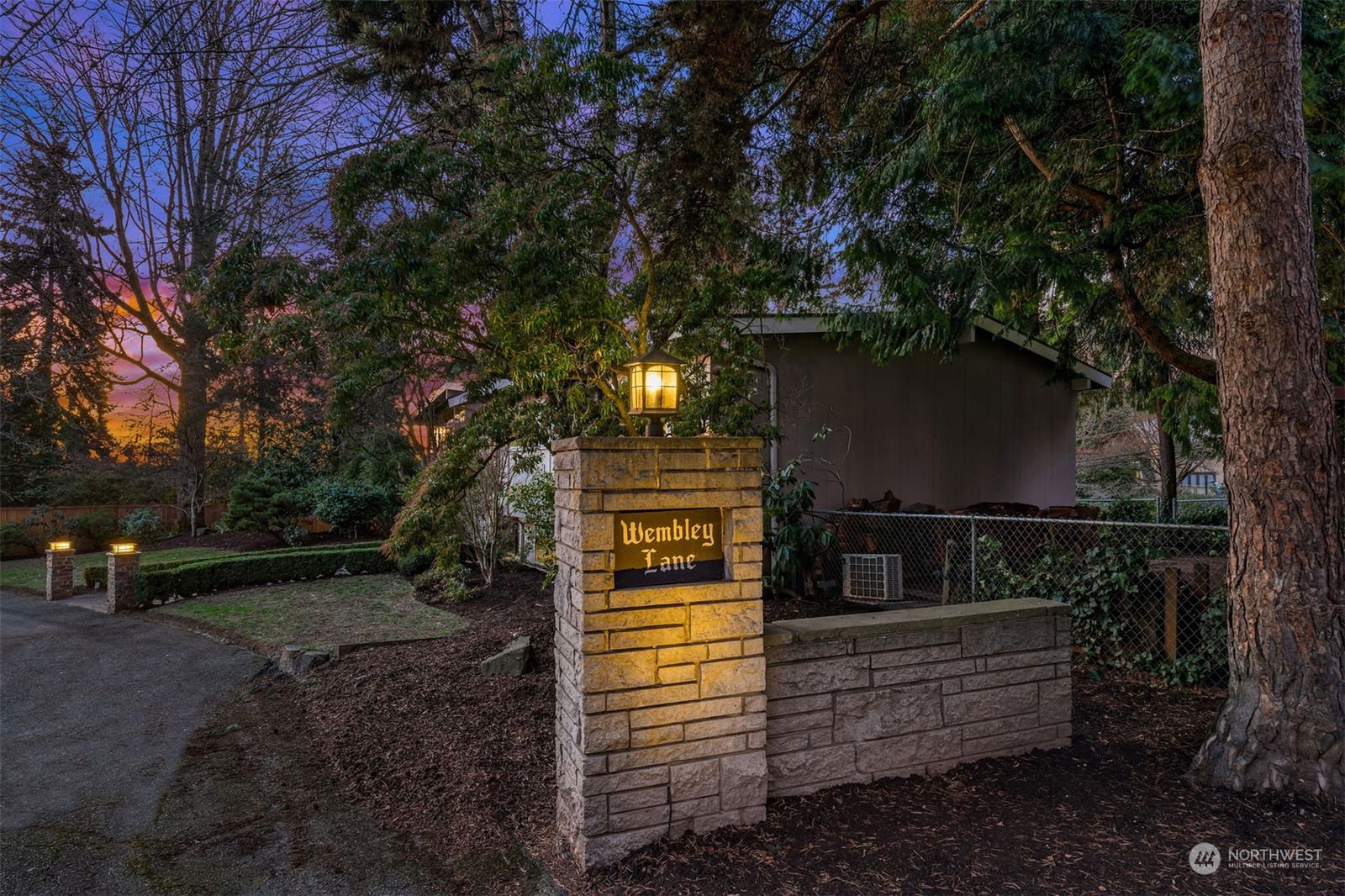 1 Wembley Lane, Mercer Island MLS 2196121 Skyline Properties, Inc. Newest Mid Island Listings