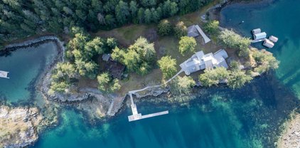 B Turnagain Island, Halfmoon Bay