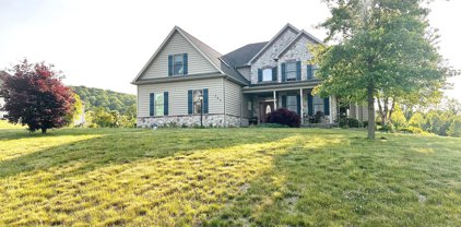 743 Maple Shade Dr, Lewisberry