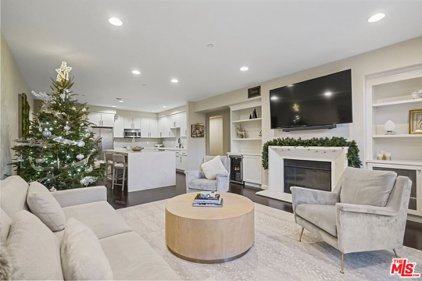 10878  Bloomfield St Unit 208, Toluca Lake