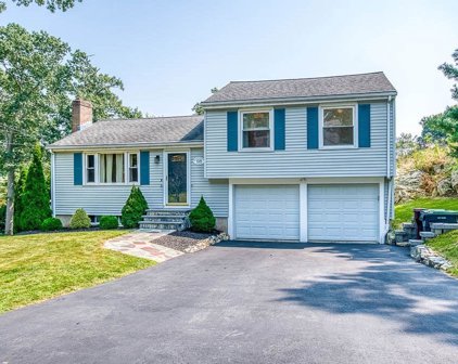 68 Westchester Cir, Dedham