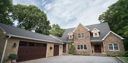 27 Oaklawn Drive, Commack