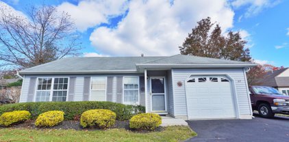 62 Farnworth Close Unit 1000, Freehold
