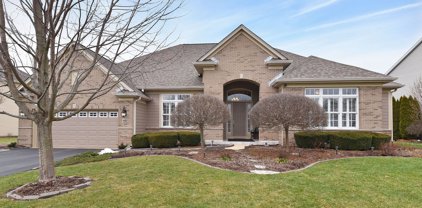 882 Stratford Drive, North Aurora