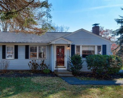 6 Walnut Dr, Southborough