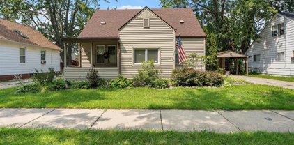 19825 E 8 MILE, St. Clair Shores