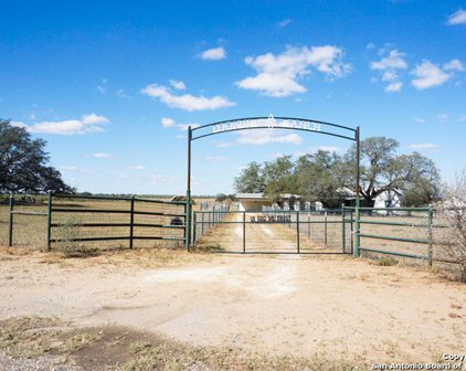 955 Coble Rd, Poteet