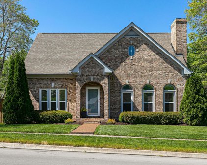 136 Heathersett Dr, Franklin