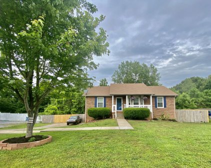 909 Lindsey Dr, Clarksville