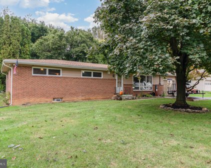 818 Fairfield St, Mechanicsburg
