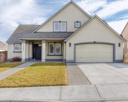 1304 S 44th Ave, West Richland