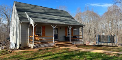 102 Dolphins Drive, Madison Heights