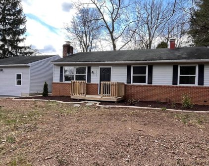 4843 Millers Station Rd, Hampstead