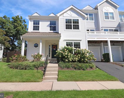 14421 Fallscliff Ln Unit #12, Centreville