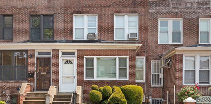 24-25 33rd Street, Astoria