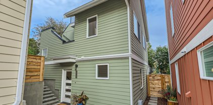 4124 Woodland Park Avenue N Unit #B, Seattle