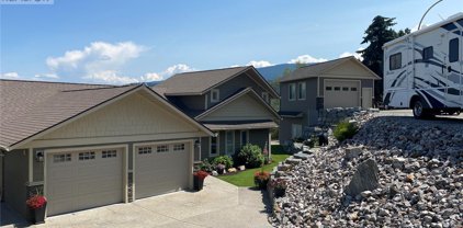 7803 Lakeview Drive, Coldstream