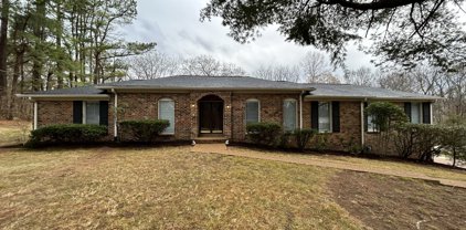 1327 Lipscomb Dr, Brentwood