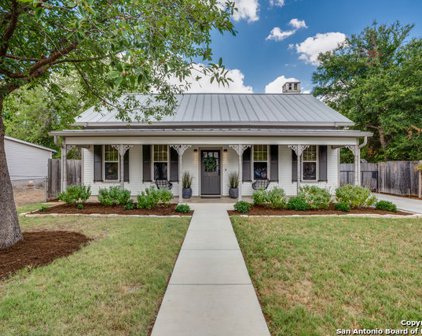 254 N Veramendi Ave, New Braunfels
