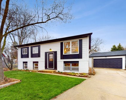 202 Hampdon Court, Bolingbrook
