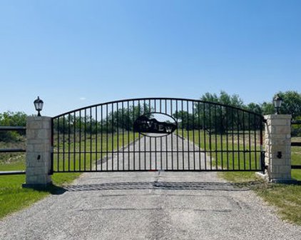 12 Summit View, Uvalde