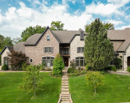 11 Ladue  Court, Creve Coeur