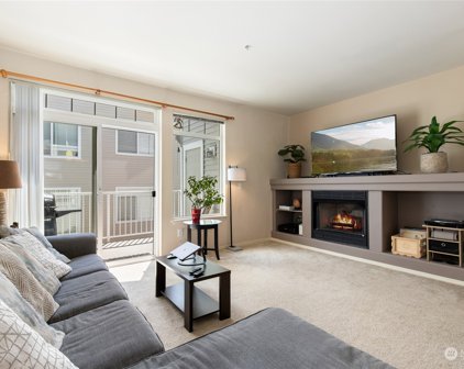 5400 Harbour Pointe Boulevard Unit #J202, Mukilteo