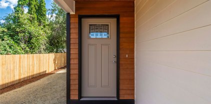 410 10th Avenue SE Unit #A, Puyallup