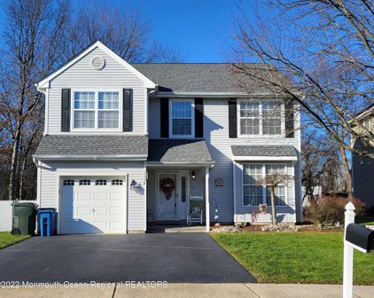 27 Skyline Drive, Hazlet