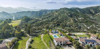2025  Delphine Ln, Calabasas