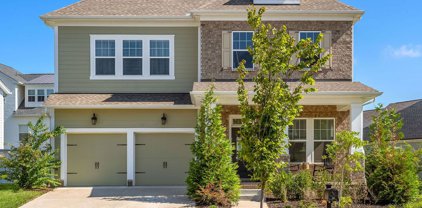 413 Abington Dr, Hendersonville