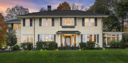 10 Oakland Street, Wellesley