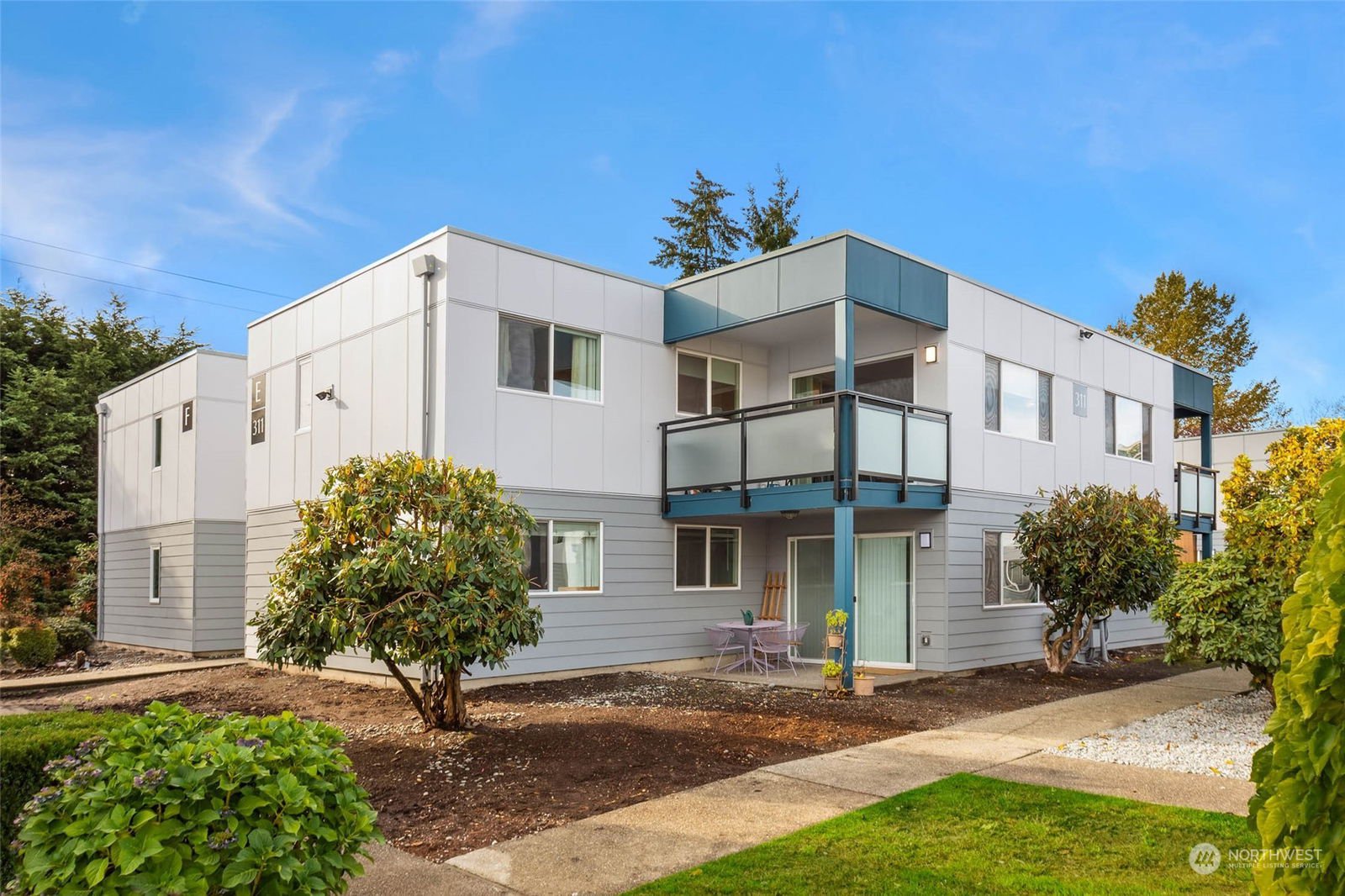 311 128th Street SE Unit E210, Everett MLS 2013985 Skyline