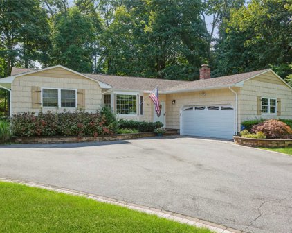 46 Spruce Street, Smithtown