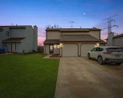 990 Autumn Lane, Aurora
