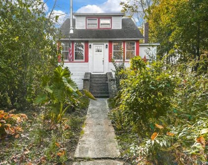 12 Bellecrest Avenue, E. Northport