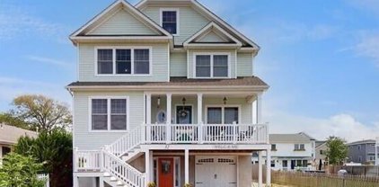 32 Rogers Avenue, Manasquan