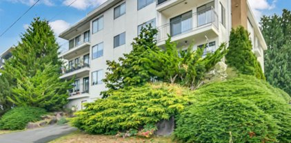 10106 Greenwood Avenue N Unit #102, Seattle