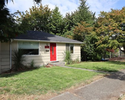 6903 51st Avenue S, Seattle