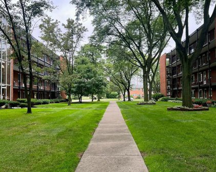 2915 W. 13 Mile Road Unit 206, Royal Oak